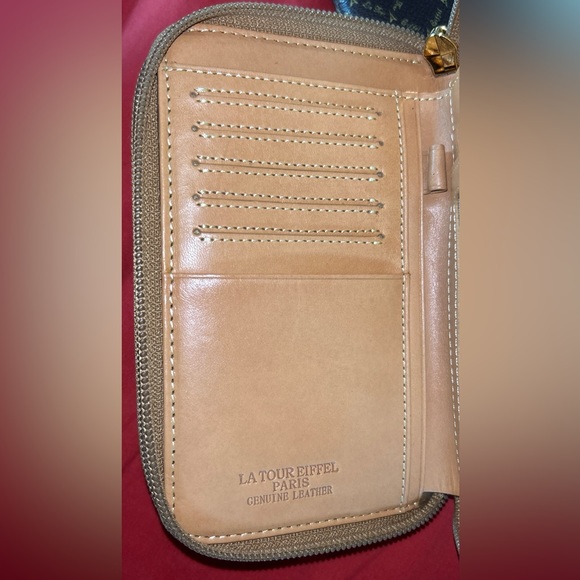 LA TOUR EIFFEL TOWER 2pc WALLET NEW - Picture 11 of 12